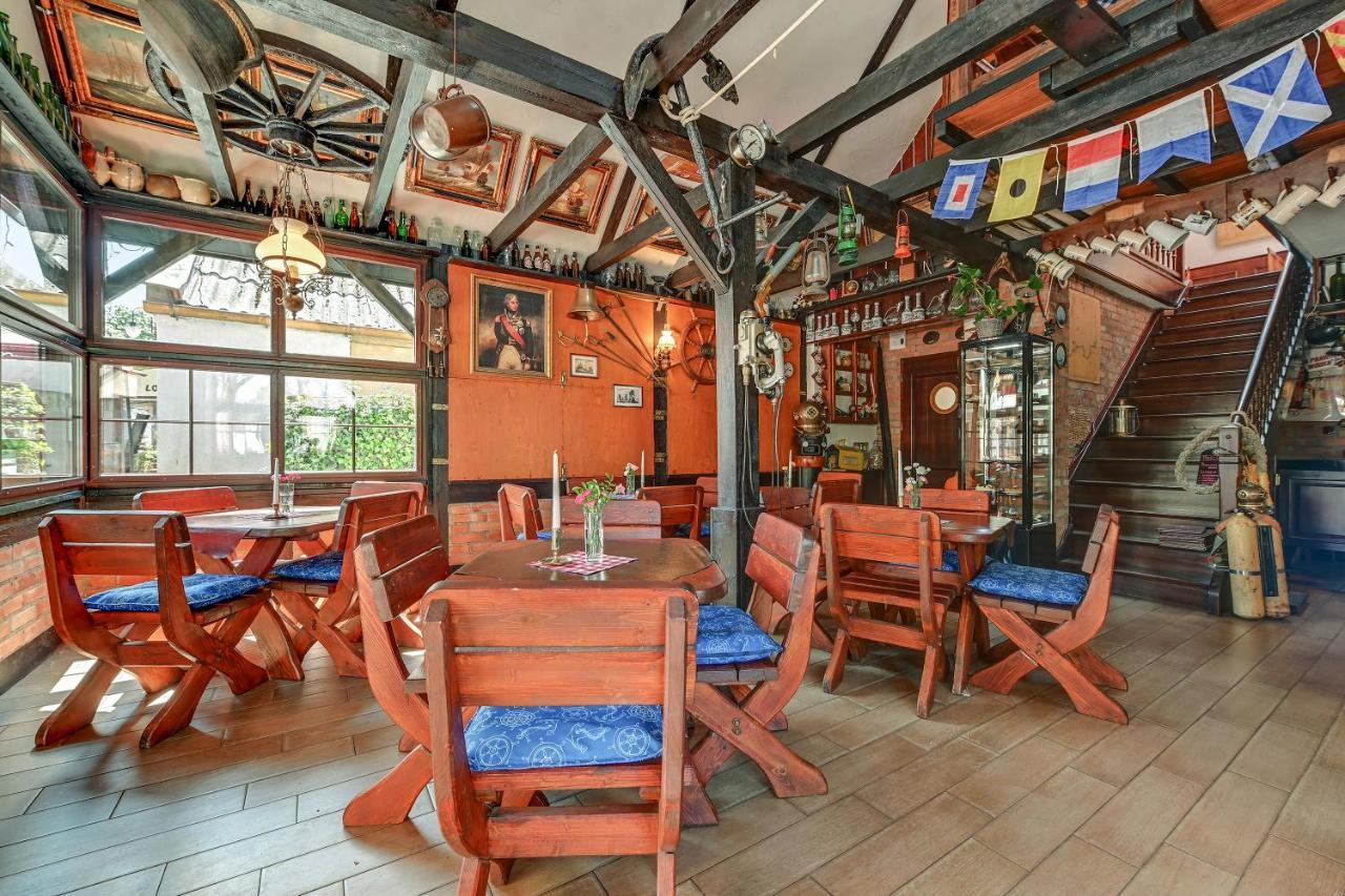 Villa & Restaurant Admiral Nelson Hel Exteriér fotografie
