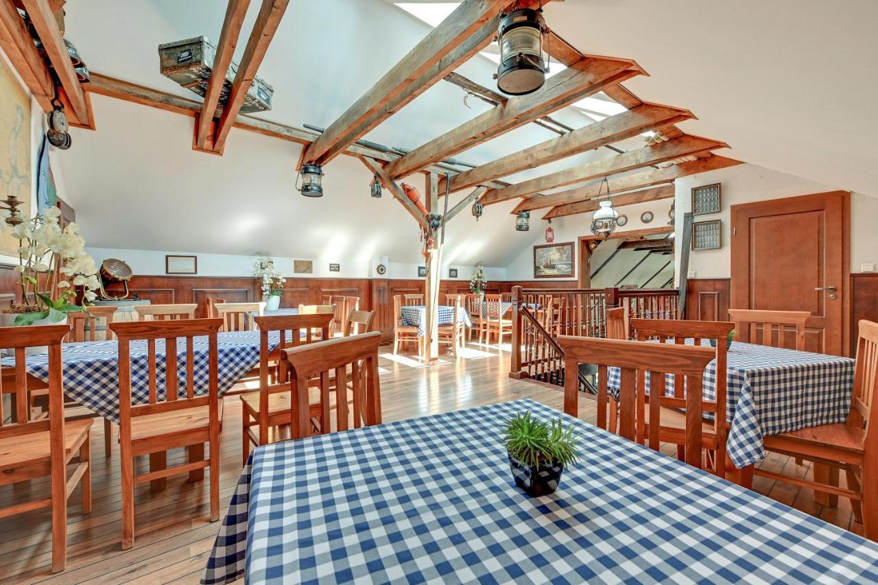 Villa & Restaurant Admiral Nelson Hel Exteriér fotografie